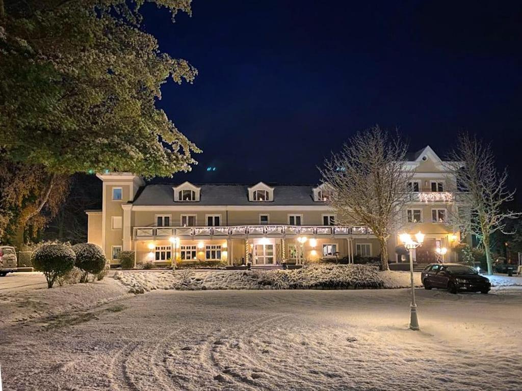 Meeressterne Hotel Residenz In Heringsdorf Exterior photo